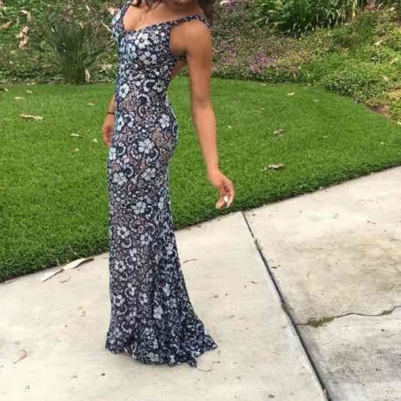 Jovani Backless Gown, Sz 12 -Embellished Lace REASONABLE OFFERS CONSIDERED - Picture 10 of 16